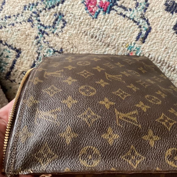 Louis Vuitton Monogram Toiletry Pouch 26 - Picture 2 of 14